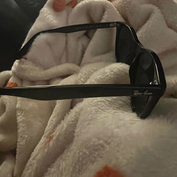 Ray ban sunglasses. Black. Lightly used - Picture 2 of 6